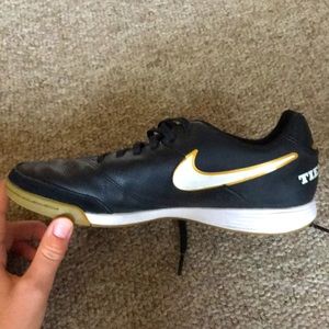 nike tiempos